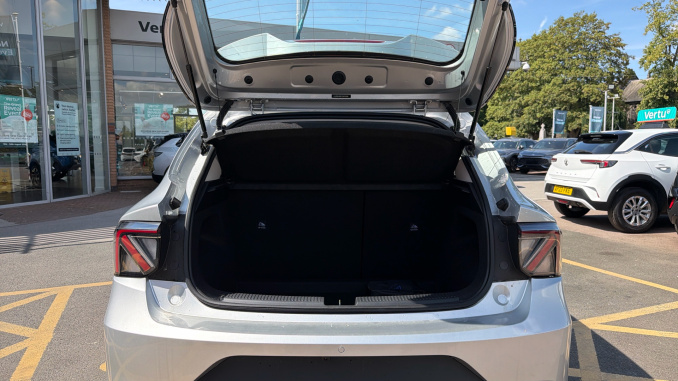 MG MG4 Urban 118kW Comfort Long Range 54kWh 5dr Auto Electric Hatchback - Image 4
